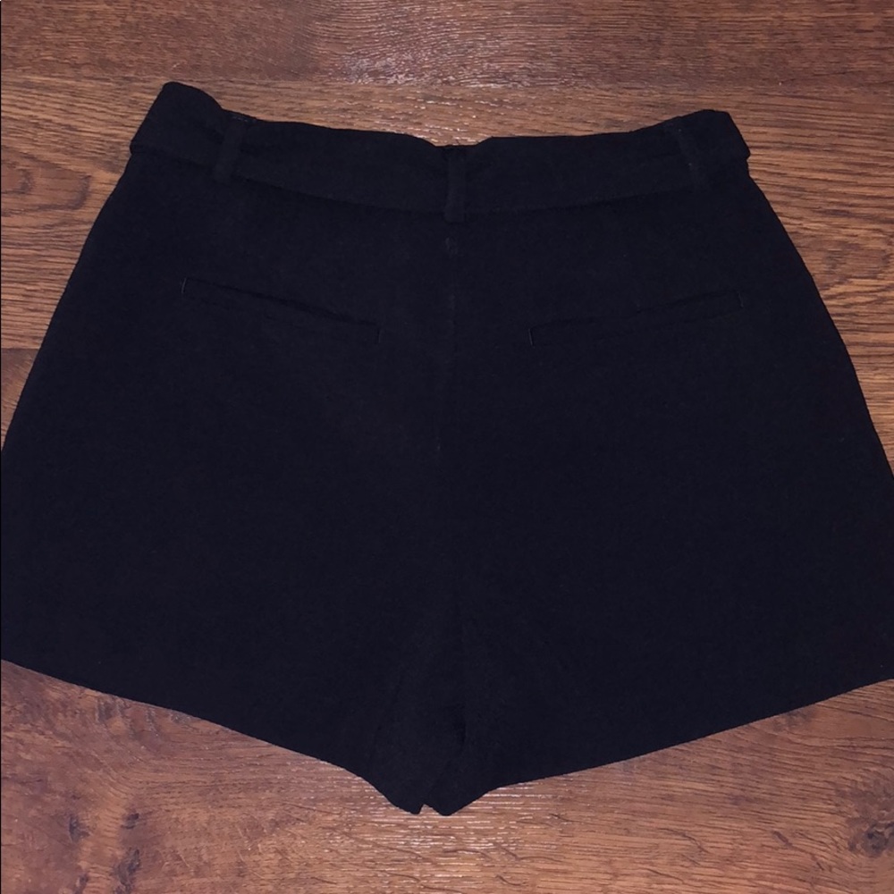 Loft Shorts - Picture 4 of 5